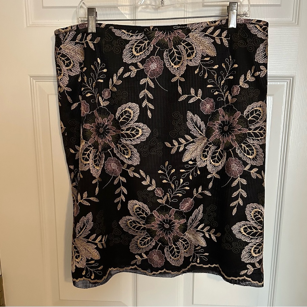 Tahari Floral Embroidered Black Skirt